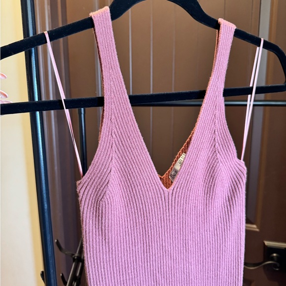 Pink Sleeveless Ribbed Dress - Picture 5 of 6